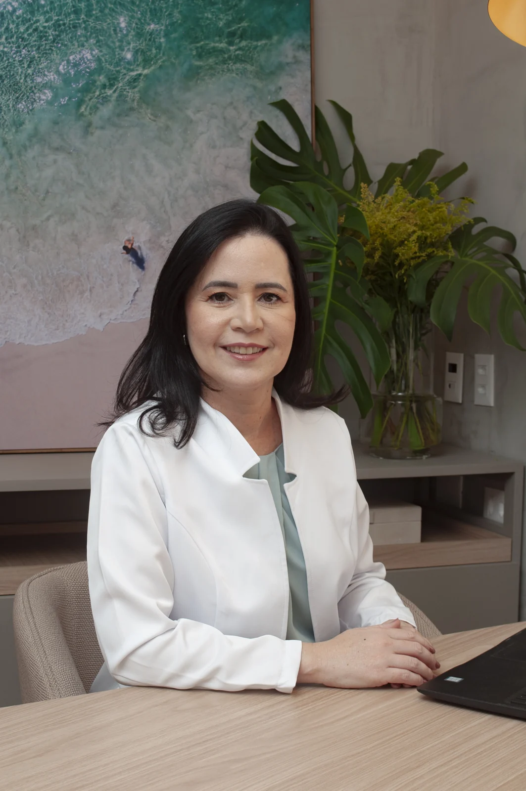 Luciana Moreno em seu consultório